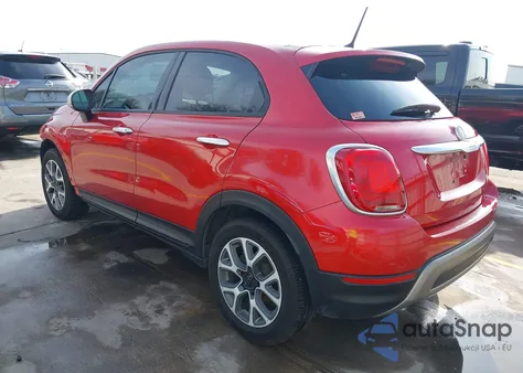 2016 Fiat 500X Trekking z USA, uszkodzony, nr VIN ZFBCFXCT7GP382123